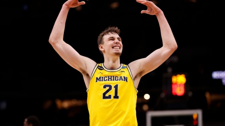 调动边路 调动边路