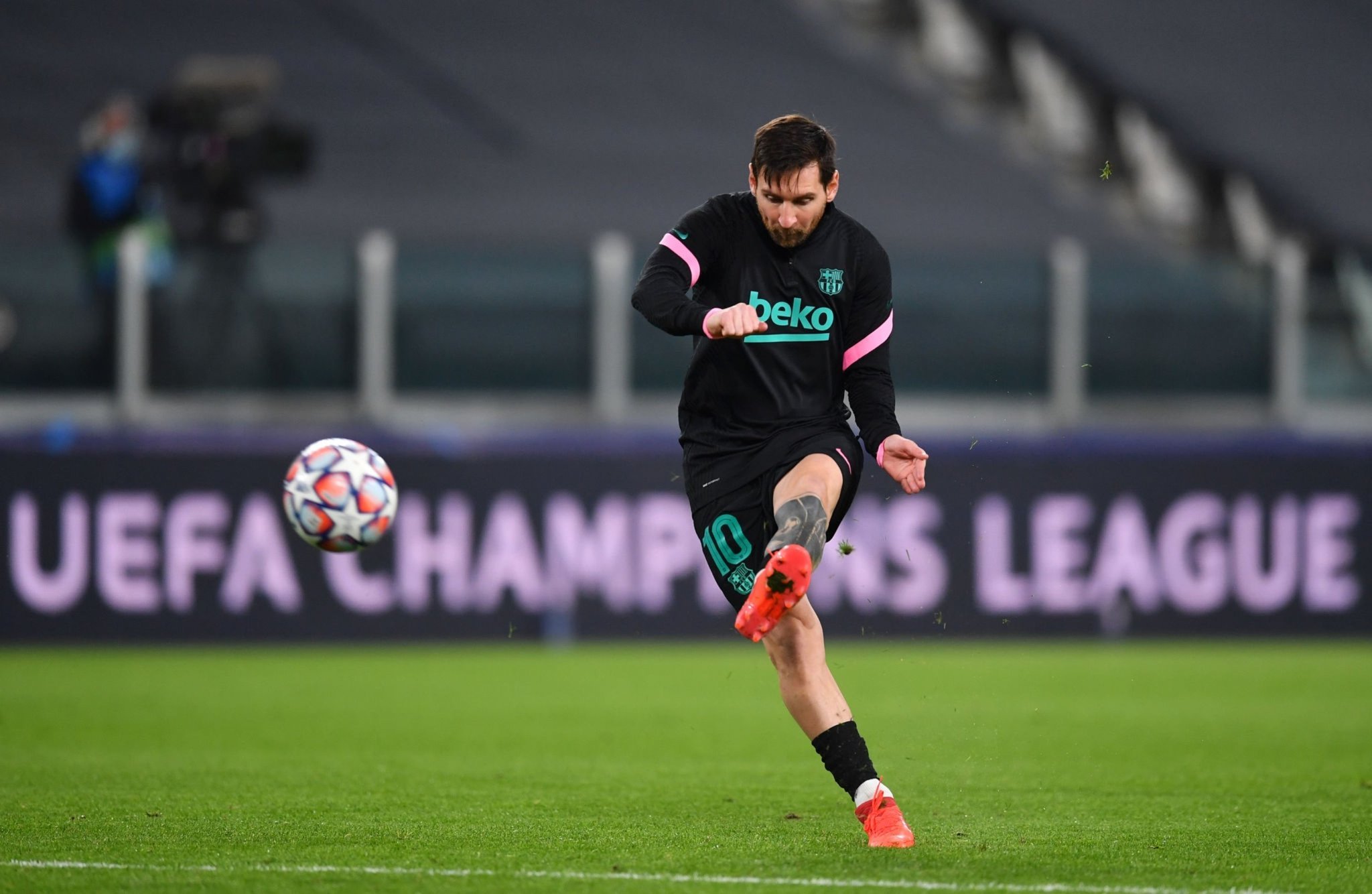 他常常通过 他常常通过